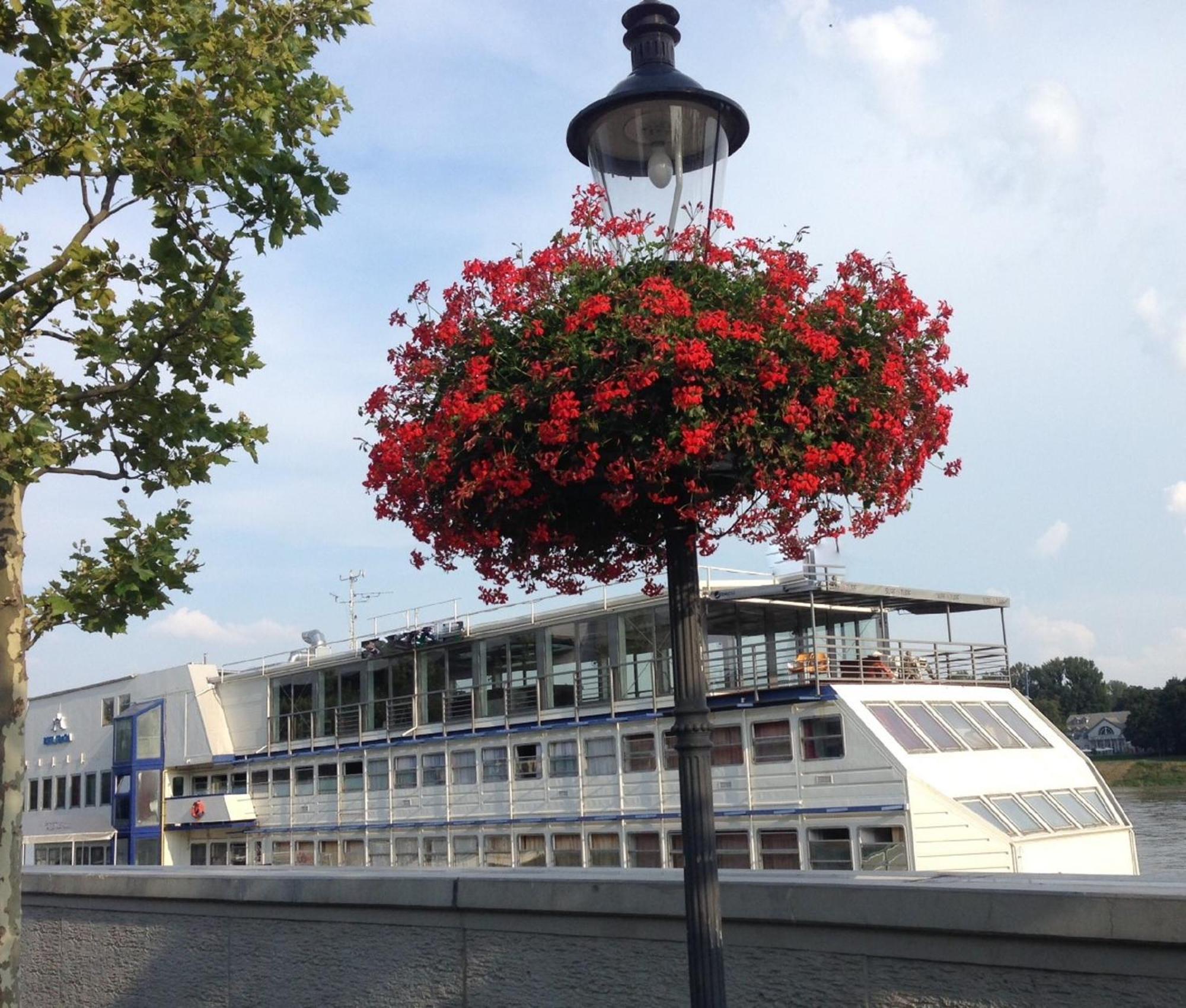 Botel Gracia Братислава Экстерьер фото