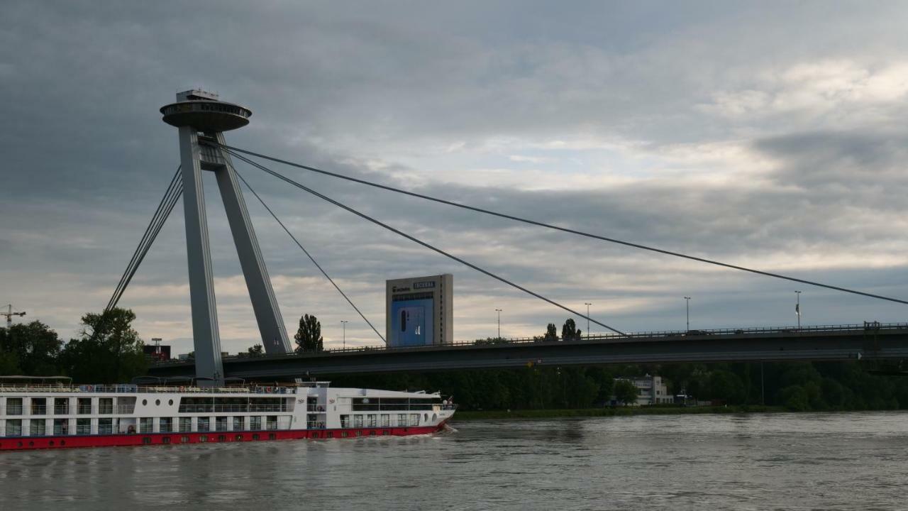 Botel Gracia Братислава Экстерьер фото